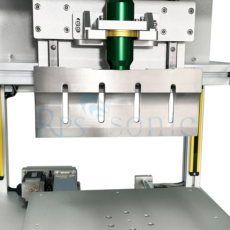 高効率の半自動超音波ケーキ切断システム ベーカリーマシンのための超音波ナイフ